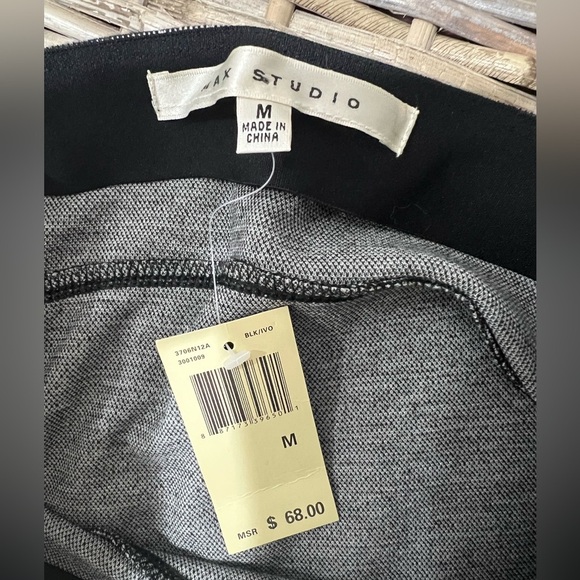 Max Studio Women's Mini Skirt, size M, NWT, stretchy, pull-on, winter, boots - Picture 2 of 6